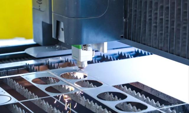 国内数控机床产品结构主要由数控金属切削机床,数控金属成形机床,数控